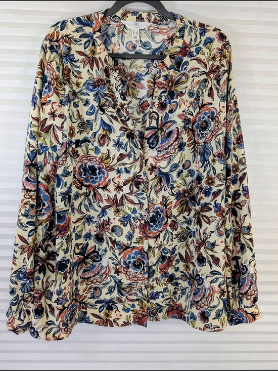 A MTL 1980 Tops - A MTL 1980 Floral V-Neck Blouse | Coastal Grandmother | 70s Boho | 2X